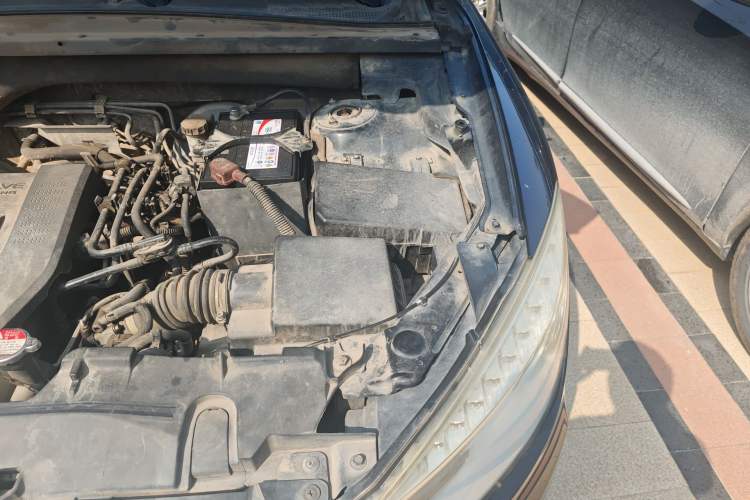 Used Bestune X80 2015 2.0L automatic comfort version Engine Bay Left