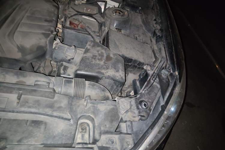 Used Bestune X80 2015 1.8T Automatic Luxury Model Engine Bay Left