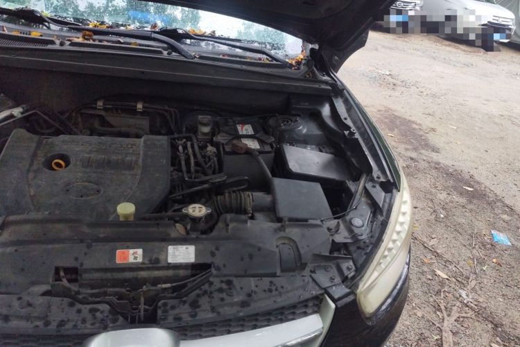 Used Bestune X80 2015 2.0L automatic luxury version Engine Bay Left