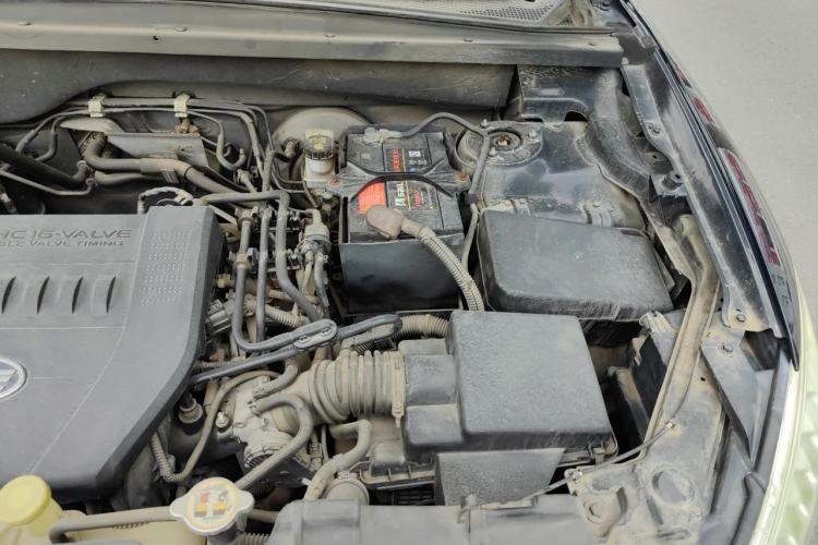 Used Bestune X80 2015 2.0L automatic luxury version Engine Bay Left