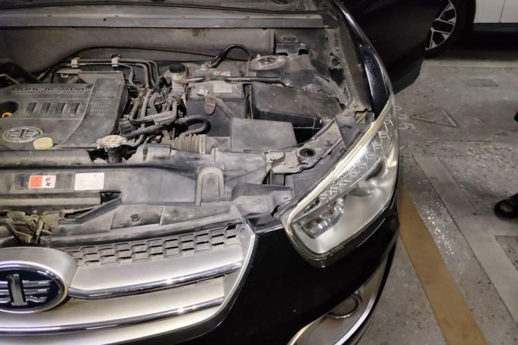 Used Bestune X80 2015 2.0L Manual Luxury Edition Engine Bay Left
