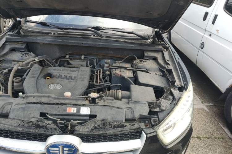 Used Bestune X80 2015 2.0L Manual Luxury Edition Engine Bay Left