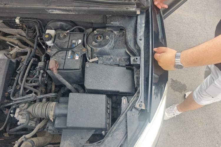 Used Bestune X80 2015 2.0L Automatic Comfort Anniversary Edition Engine Bay Left