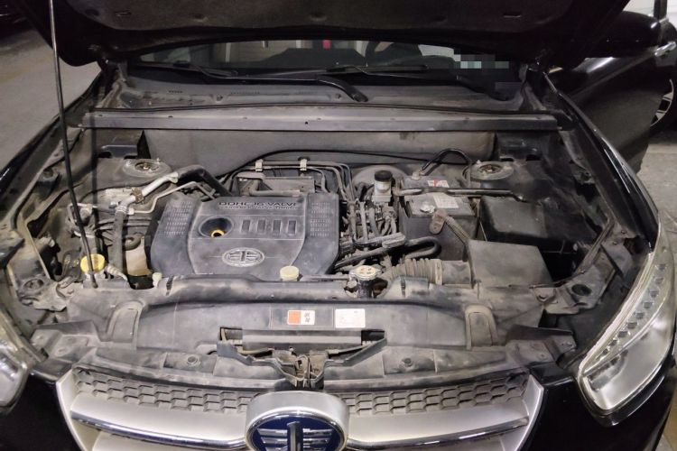 Used Bestune X80 2015 2.0L Manual Luxury Edition Engine Bay