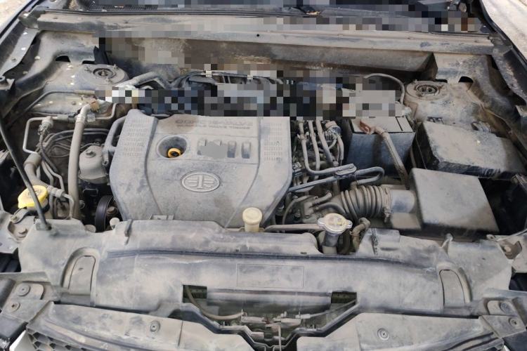 Used Bestune X80 2015 2.0L automatic luxury version Engine Bay