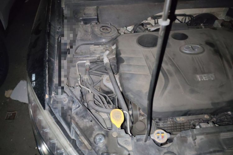 Used Bestune X80 2015 1.8T Automatic Luxury Model Engine Bay Right