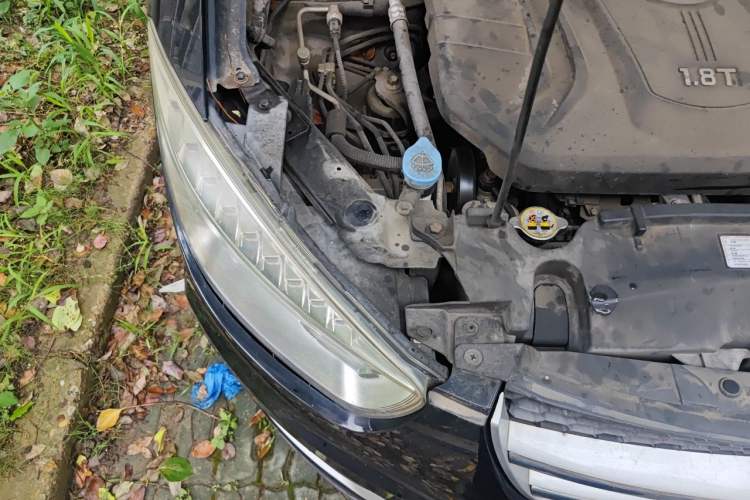 Used Bestune X80 2015 1.8T Automatic Luxury Model Engine Bay Right