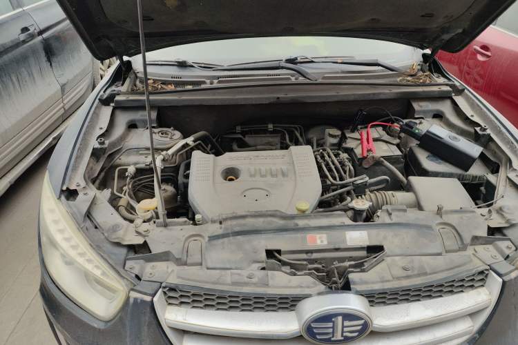 Used Bestune X80 2015 2.0L Automatic Comfort Anniversary Edition Engine Bay Right