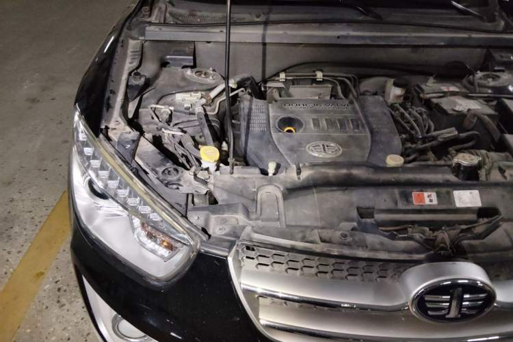 Used Bestune X80 2015 2.0L Manual Luxury Edition Engine Bay Right