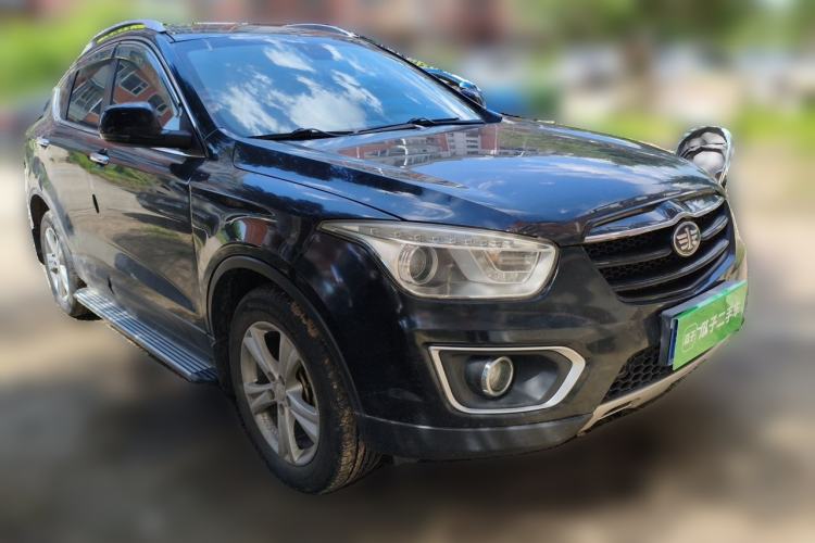 Used Bestune X80 2015 2.0L Manual Luxury Edition Front Right 45 Deg