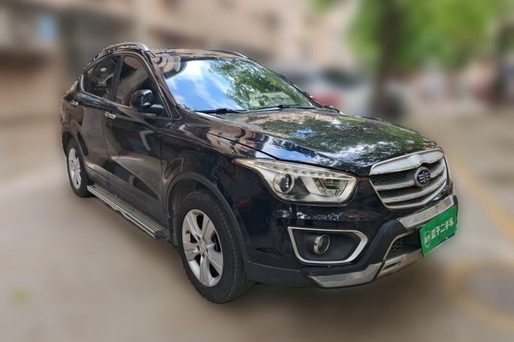 Used Bestune X80 2015 2.0L Manual Luxury Edition Front Right 45 Deg