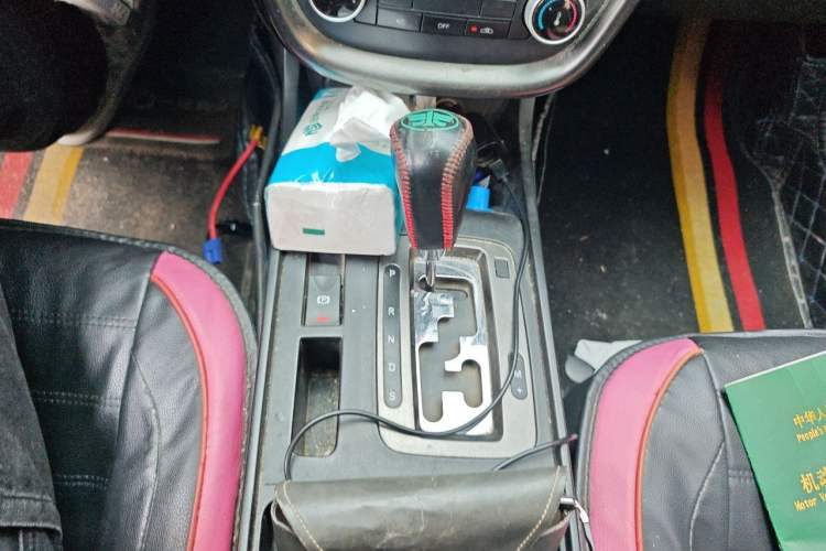 Used Bestune X80 2015 2.0L Automatic Comfort Anniversary Edition Gear Lever