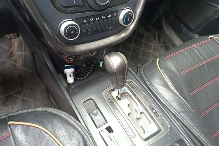 Used Bestune X80 2015 2.0L Automatic Comfort Anniversary Edition Gear Lever