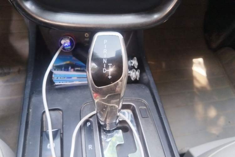 Used Bestune X80 2015 1.8T Automatic Luxury Model Gear Lever