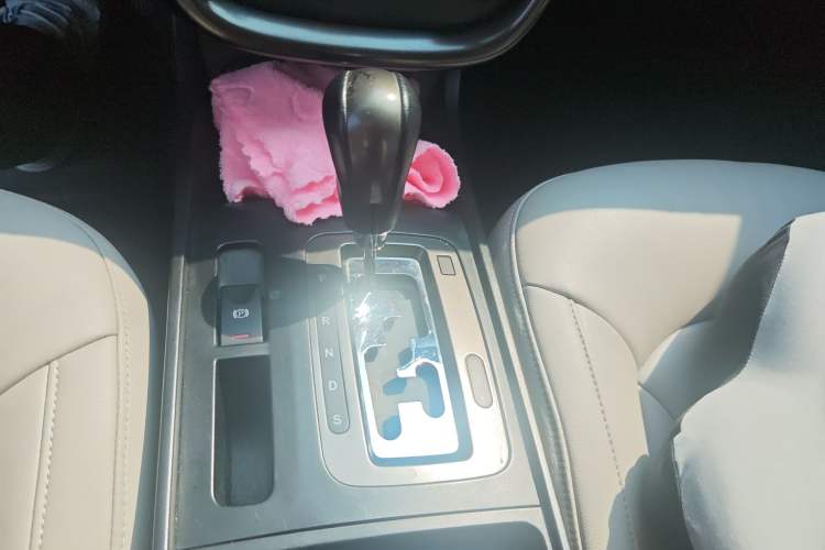 Used Bestune X80 2015 2.0L automatic comfort version Gear Lever