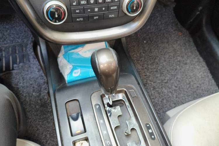 Used Bestune X80 2015 2.0L automatic luxury version Gear Lever