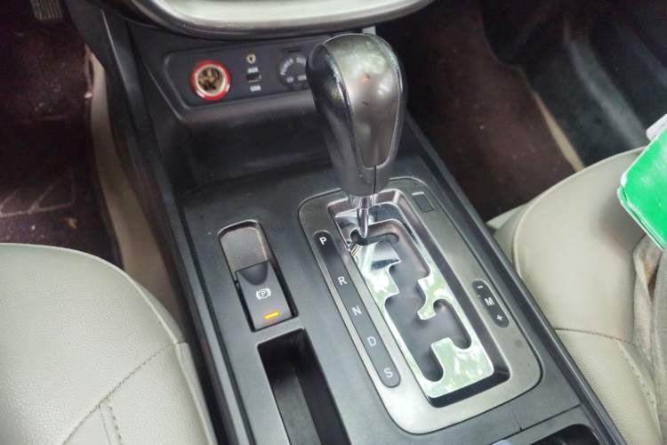 Used Bestune X80 2015 2.0L automatic luxury version Gear Lever