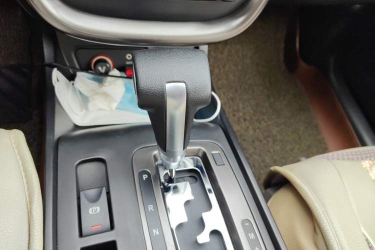 Used Bestune X80 2015 2.0L automatic luxury version Gear Lever