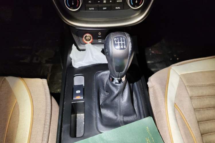 Used Bestune X80 2015 2.0L Manual Luxury Edition Gear Lever