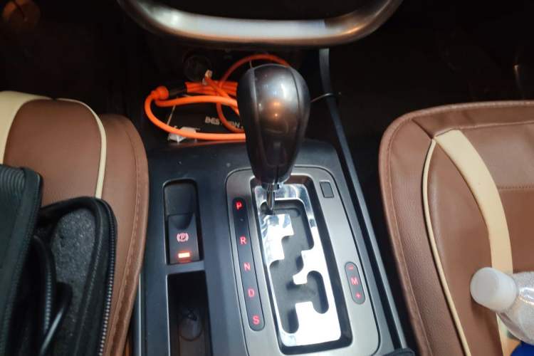 Used Bestune X80 2015 2.0L automatic luxury version Gear Lever