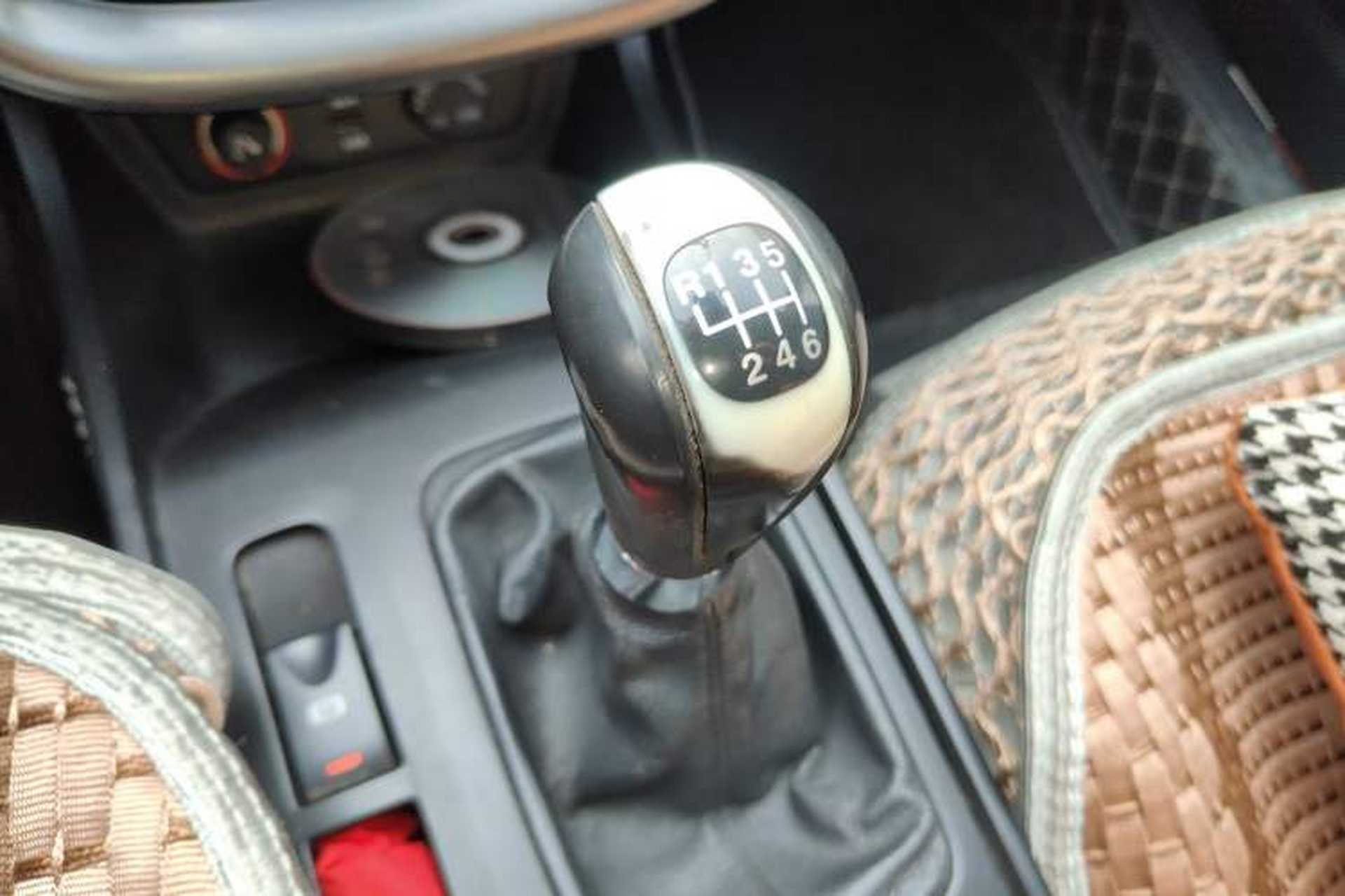 Used Bestune X80 2015 2.0L Manual Luxury Edition Gear Lever