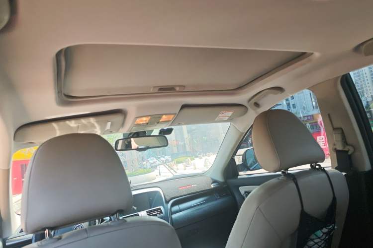 Used Bestune X80 2015 2.0L automatic comfort version Headliner