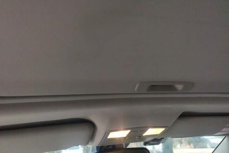 Used Bestune X80 2015 2.0L automatic luxury version Headliner