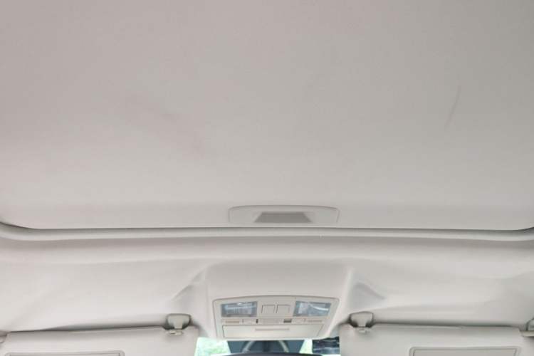 Used Bestune X80 2015 2.0L automatic luxury version Headliner
