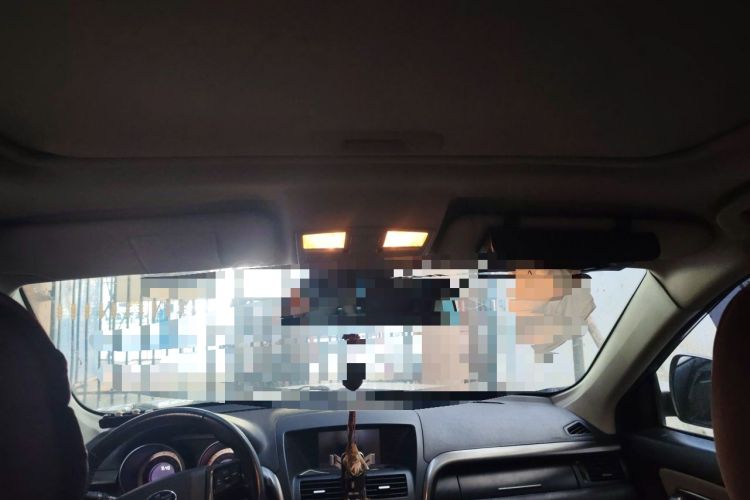 Used Bestune X80 2015 2.0L automatic luxury version Headliner