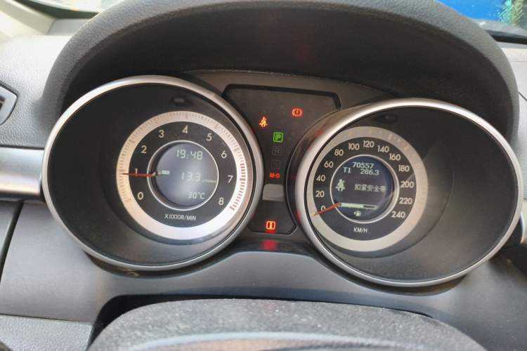 Used Bestune X80 2015 2.0L automatic luxury version Instrument Cluster