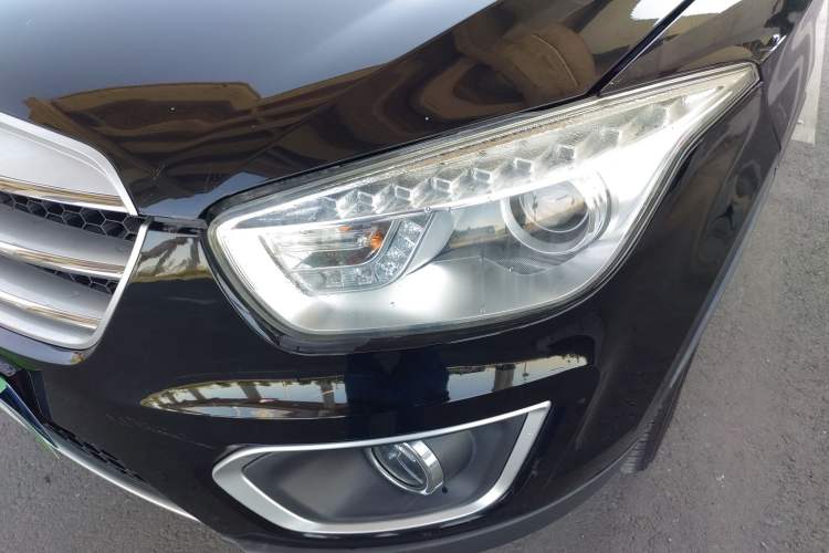 Used Bestune X80 2015 2.0L automatic luxury version Left Front Headlight