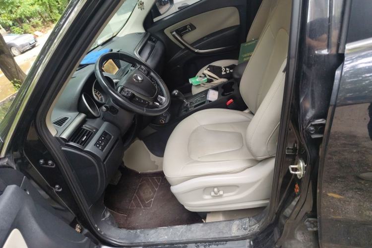 Used Bestune X80 2015 2.0L automatic luxury version Left Front Seat