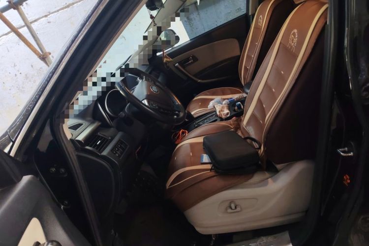 Used Bestune X80 2015 2.0L automatic luxury version Left Front Seat