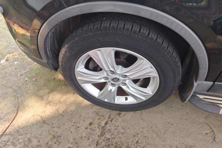 Used Bestune X80 2015 1.8T Automatic Luxury Model Left Front Wheel Hub