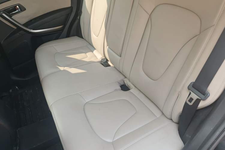 Used Bestune X80 2015 2.0L automatic comfort version Left Rear Seat