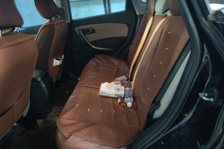 Used Bestune X80 2015 2.0L automatic luxury version Left Rear Seat