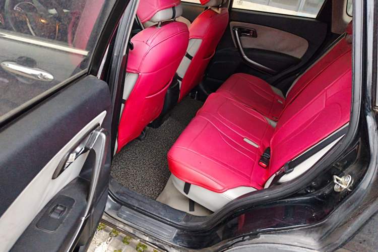Used Bestune X80 2015 2.0L Automatic Comfort Anniversary Edition Left Rear Seat