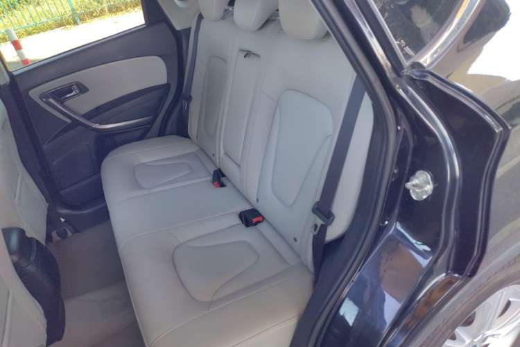 Used Bestune X80 2015 2.0L automatic luxury version Left Rear Seat