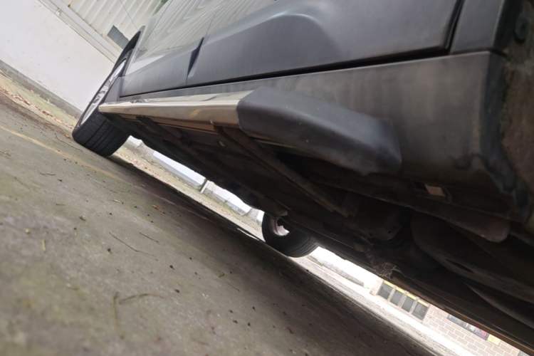 Used Bestune X80 2015 1.8T Automatic Luxury Model Left Side Sill