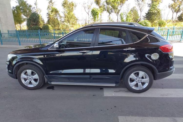 Used Bestune X80 2015 2.0L automatic luxury version Left Side