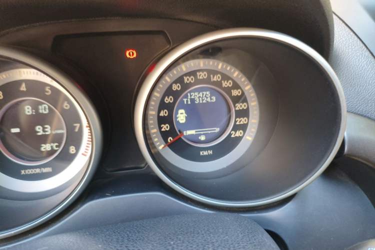 Used Bestune X80 2015 2.0L Manual Luxury Edition Odometer Close Up