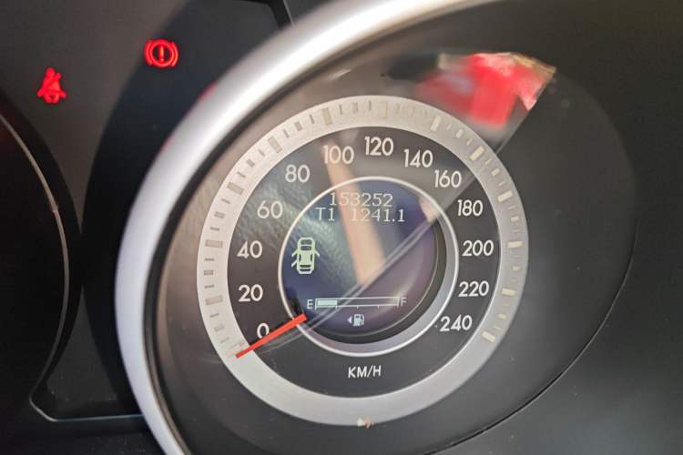 Used Bestune X80 2015 2.0L Manual Comfort 2nd Anniversary Edition Odometer Close Up