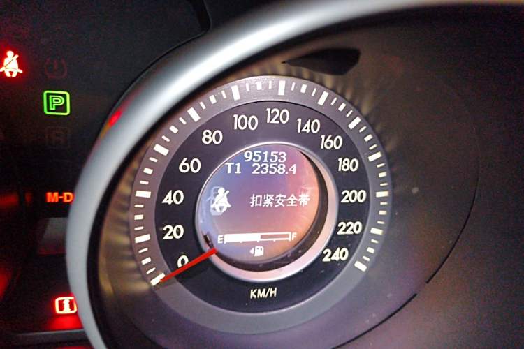 Used Bestune X80 2015 2.0L Automatic Comfort Anniversary Edition Odometer Close Up
