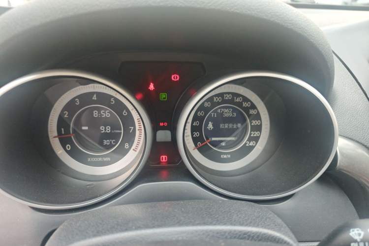 Used Bestune X80 2015 2.0L Automatic Comfort Anniversary Edition Odometer Close Up