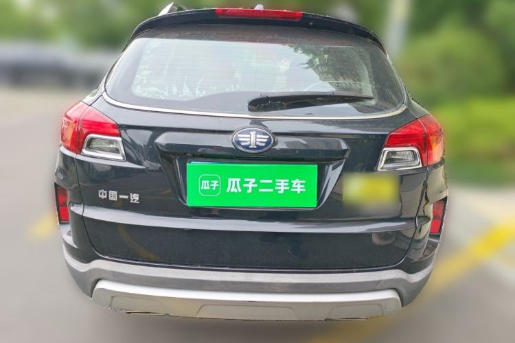 Used Bestune X80 2015 2.0L automatic luxury version Rear