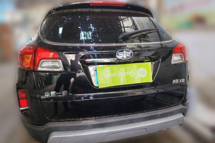 Used Bestune X80 2015 2.0L automatic luxury version Rear