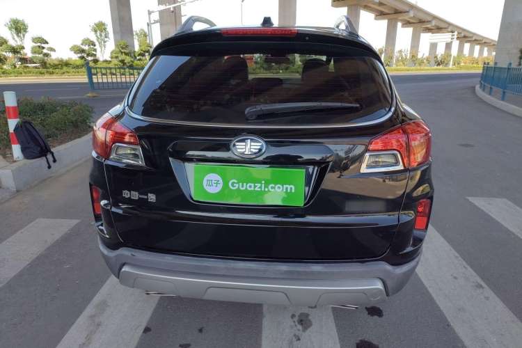 Used Bestune X80 2015 2.0L automatic luxury version Rear