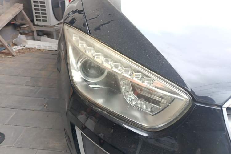 Used Bestune X80 2015 2.0L Automatic Comfort Anniversary Edition Right Front Headlight