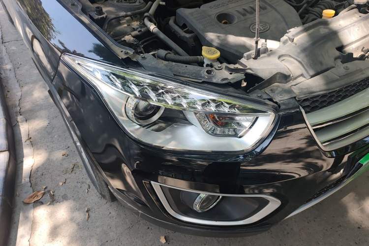 Used Bestune X80 2015 2.0L automatic comfort version Right Front Headlight