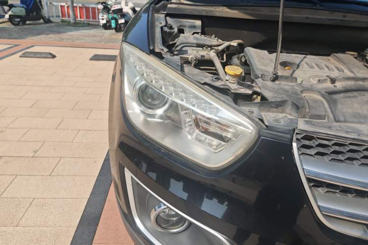 Used Bestune X80 2015 2.0L automatic comfort version Right Front Headlight